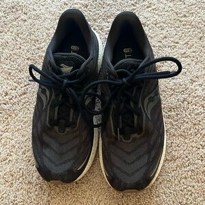 Saucony Men’s Triumph 19 Running Shoe Black Size 11